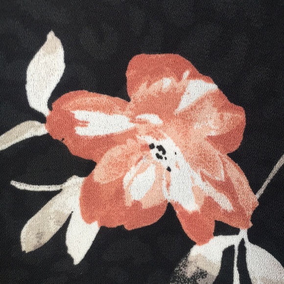 TORRID Cool Comfy Summer Lightweight Georgette Sleeveless Floral Long Line Tunic - Picture 13 of 16